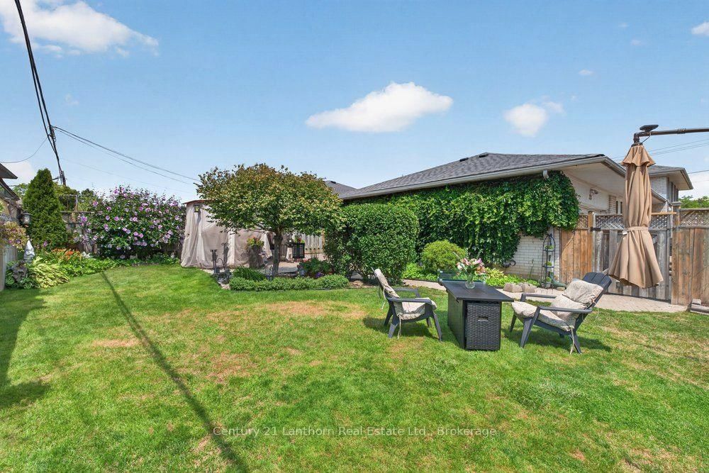333 Jeffcoat Drive • Toronto, ON photo 43