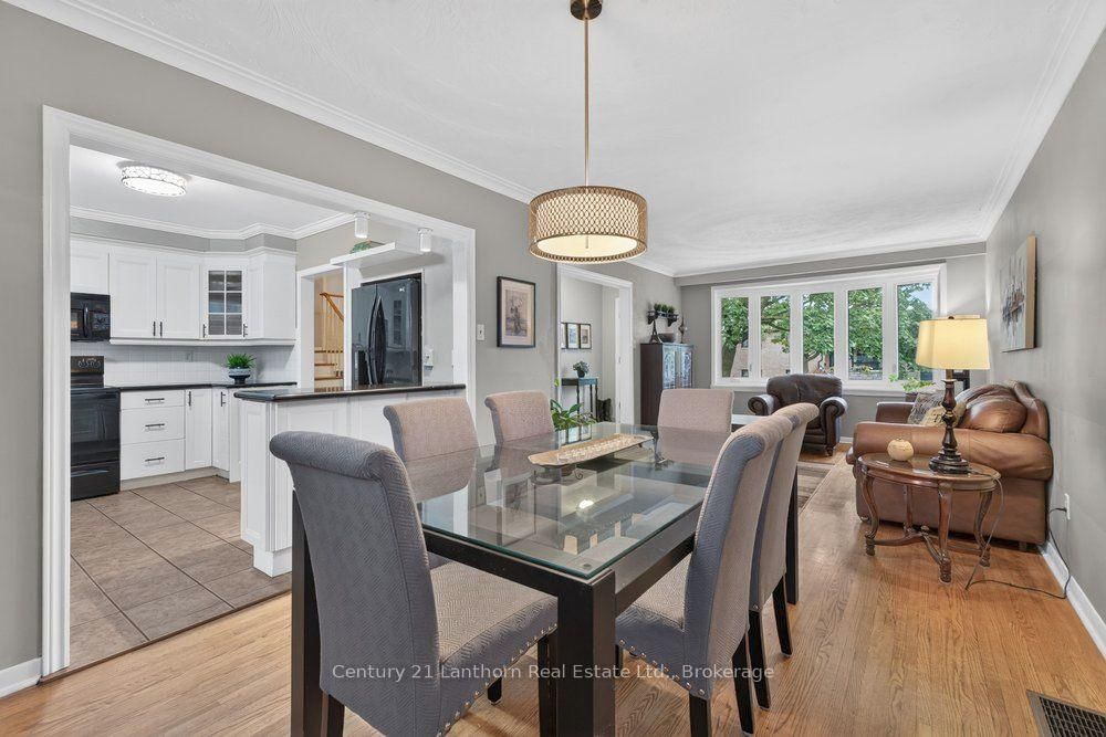 333 Jeffcoat Drive • Toronto, ON photo 8