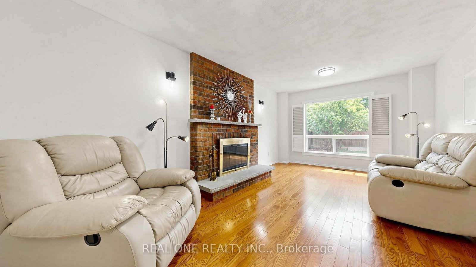 2027 Roy Ivor Crescent • Mississauga, ON photo 10