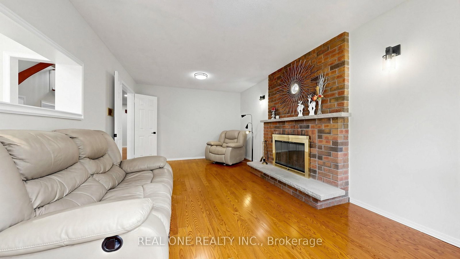 2027 Roy Ivor Crescent • Mississauga, ON photo 11
