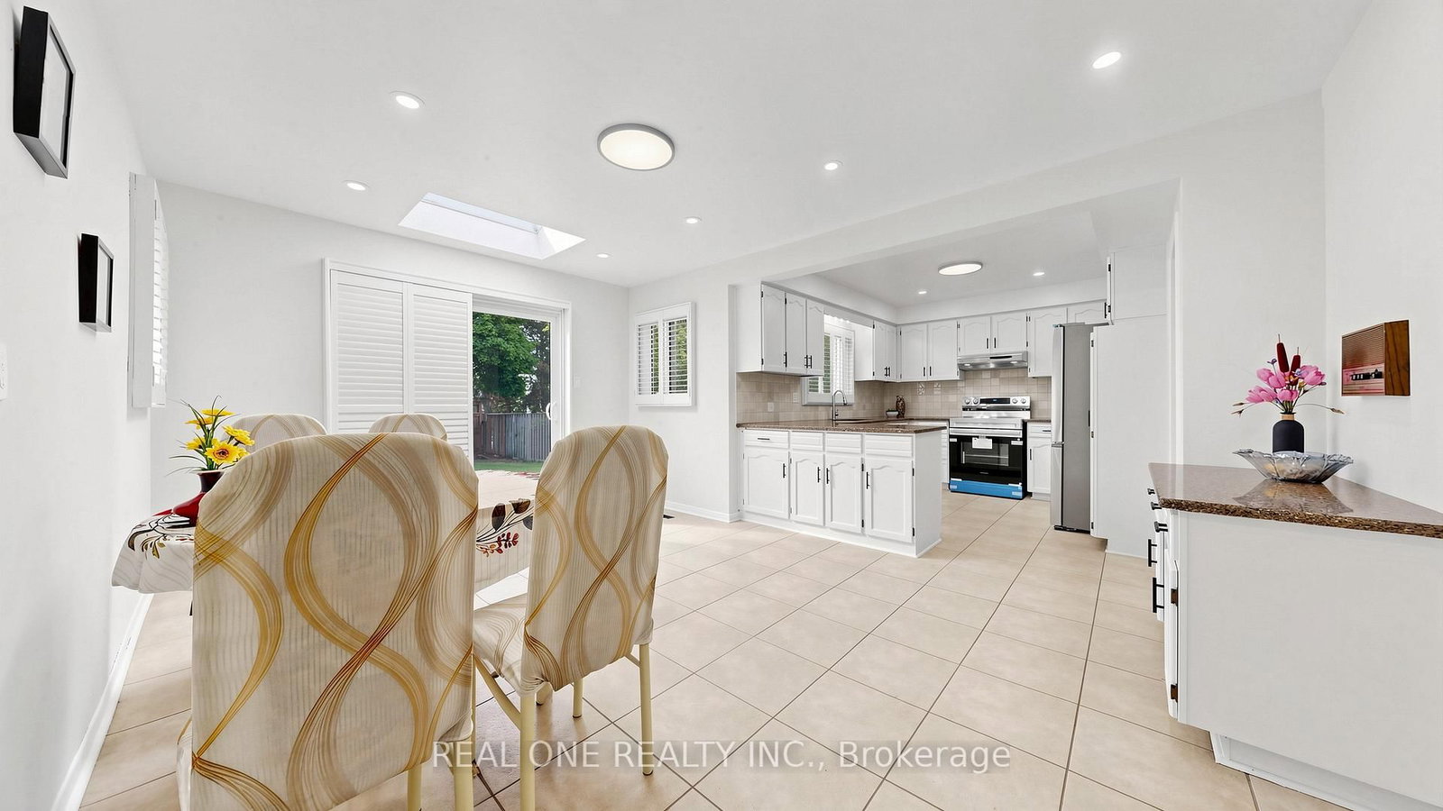2027 Roy Ivor Crescent • Mississauga, ON photo 13