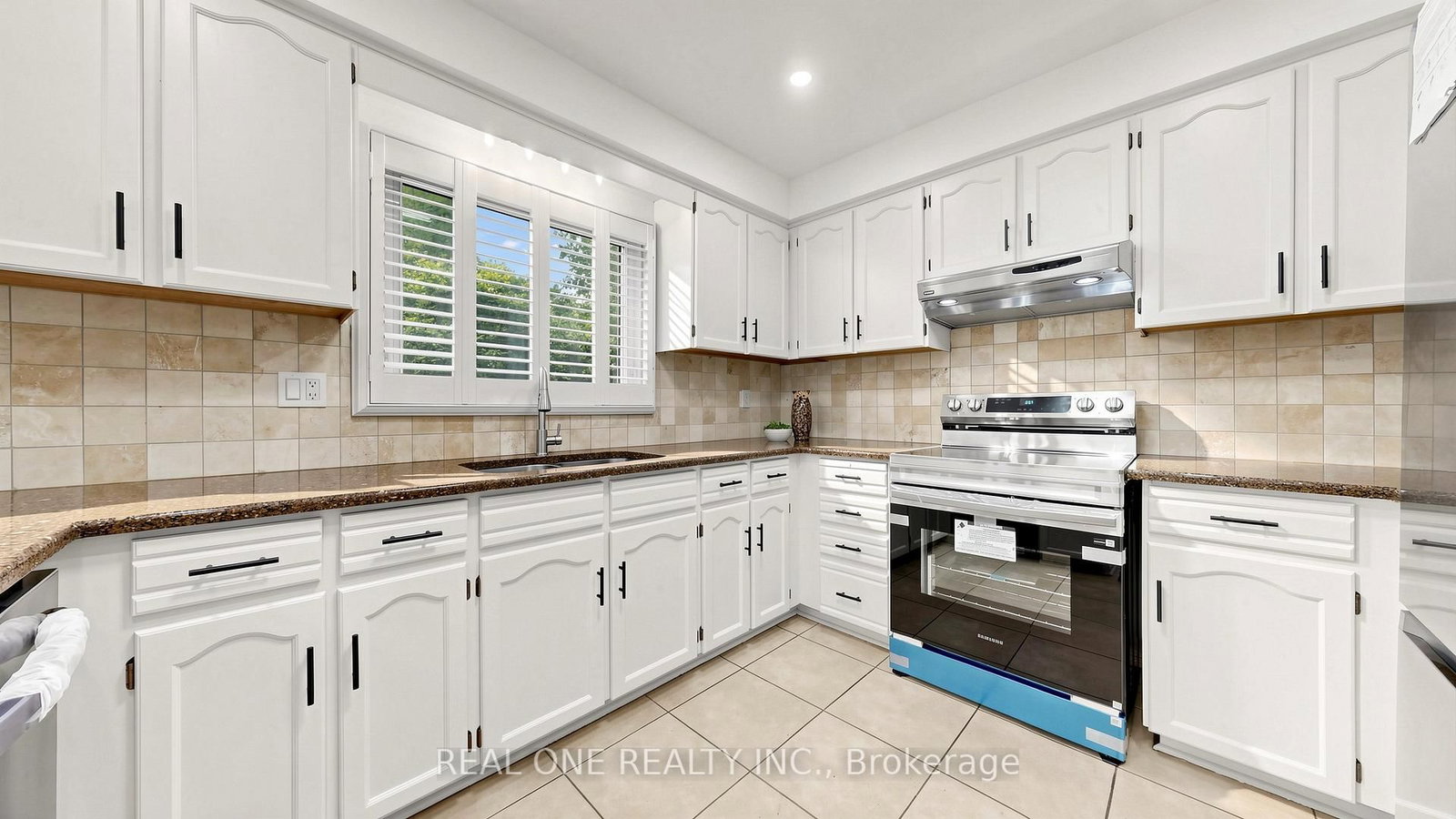 2027 Roy Ivor Crescent • Mississauga, ON photo 14