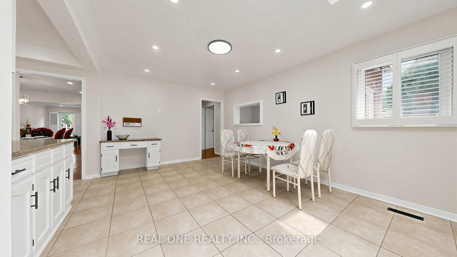 2027 Roy Ivor Crescent • Mississauga, ON photo 18