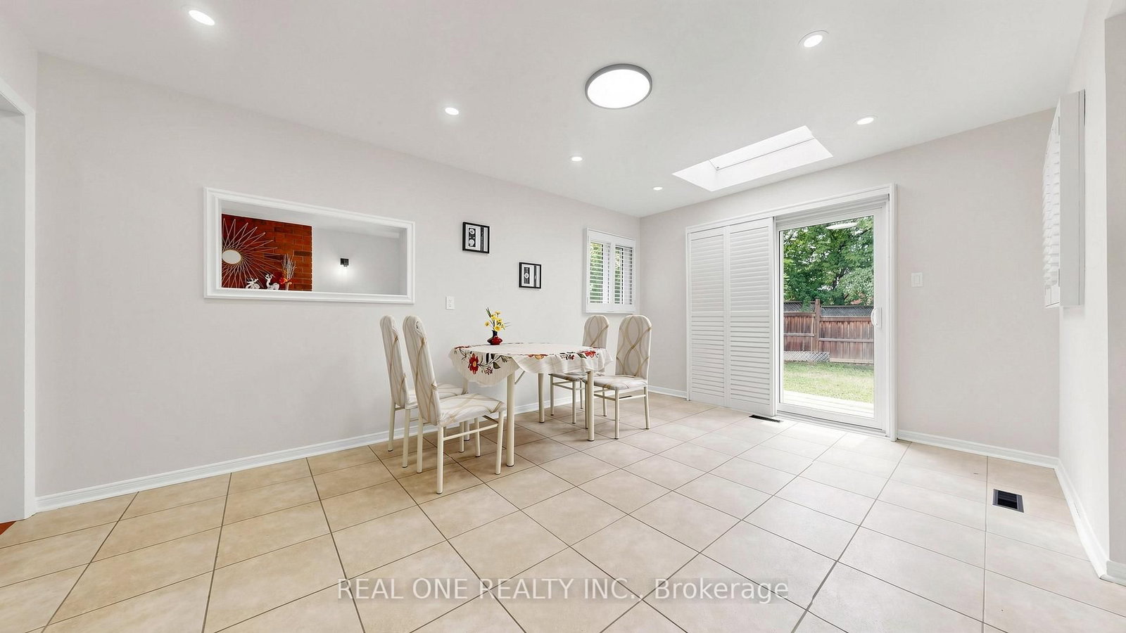 2027 Roy Ivor Crescent • Mississauga, ON photo 19