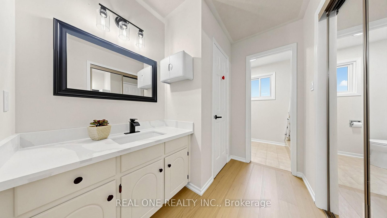 2027 Roy Ivor Crescent • Mississauga, ON photo 29