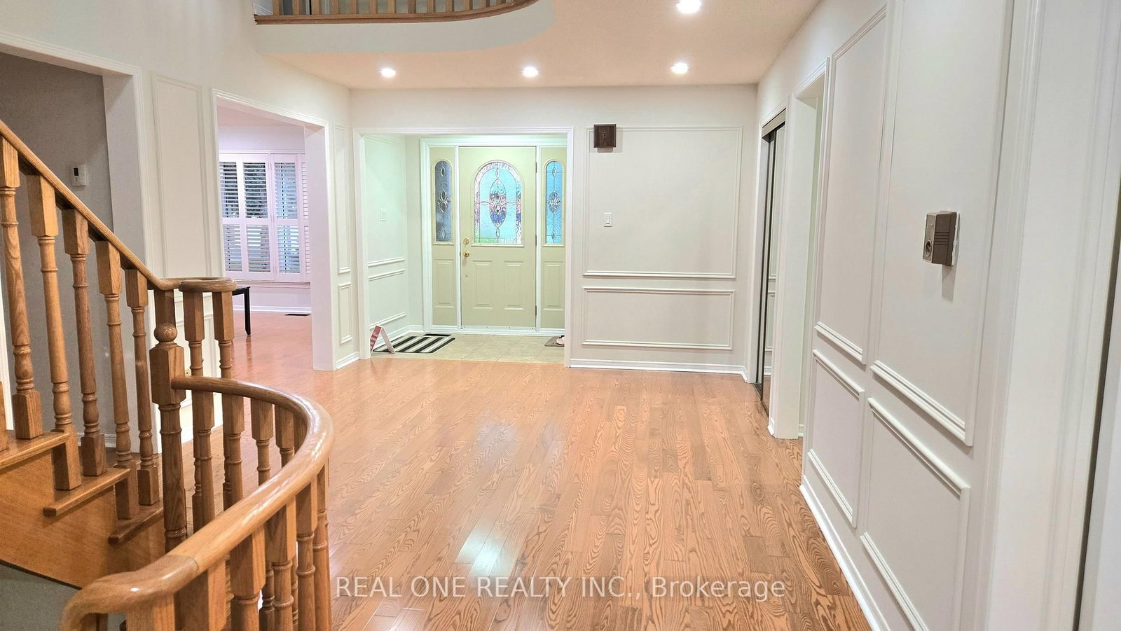 2027 Roy Ivor Crescent • Mississauga, ON photo 4