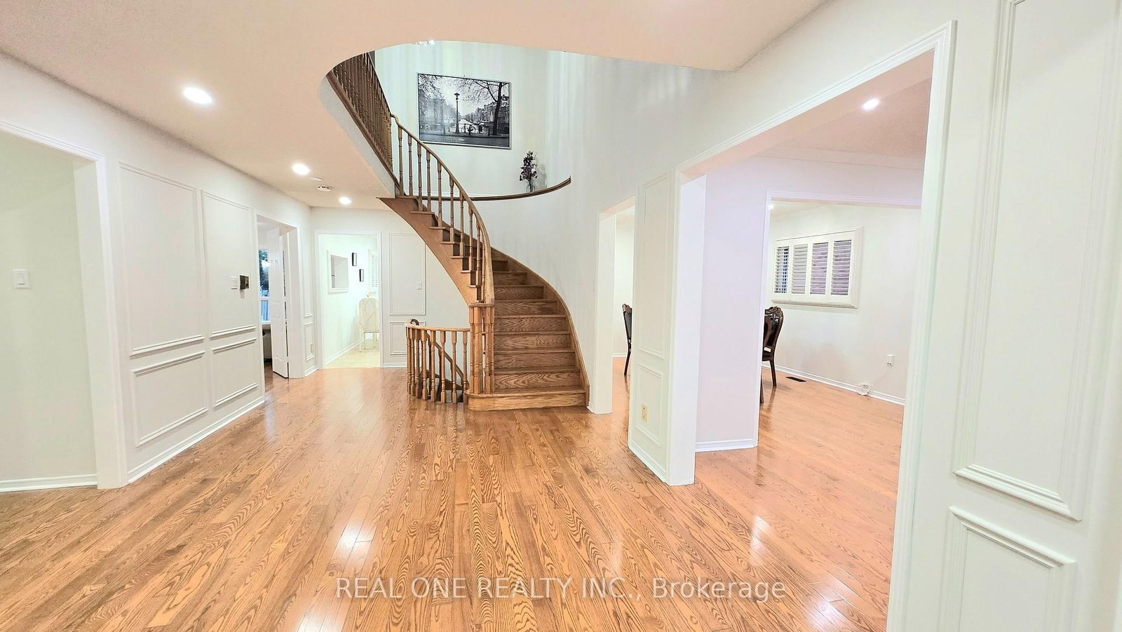 2027 Roy Ivor Crescent • Mississauga, ON photo 6
