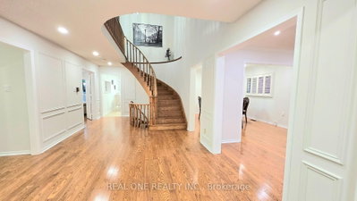2027 Roy Ivor Crescent • Mississauga, ON photo 6