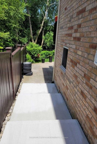 Detached House for lease at 19 Freshspring Drive, Brampton, Ontario, L6R 3H6 - Sandringham-Wellington - MLS: W13667666