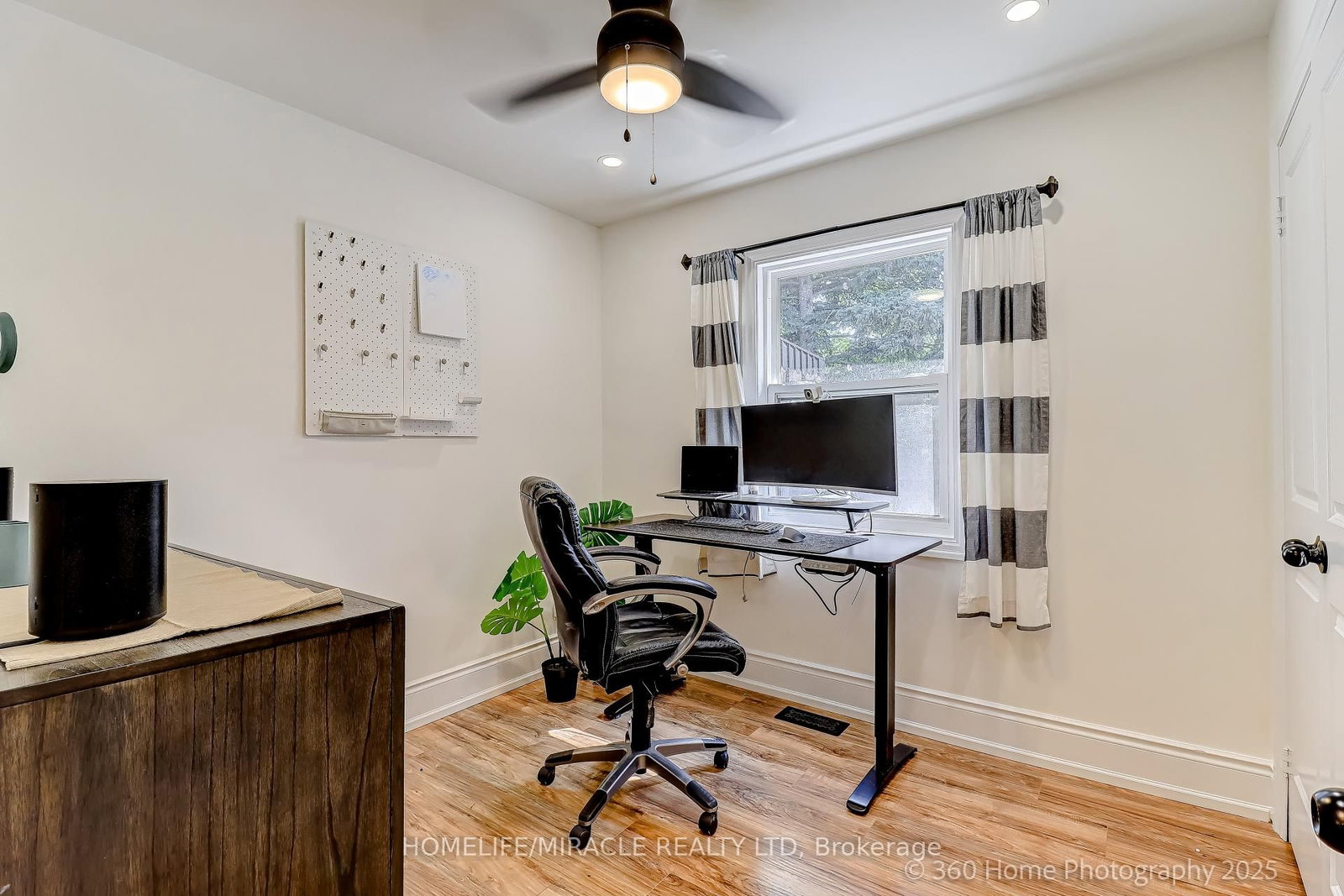 568 Weir Avenue • Oakville, ON photo 12