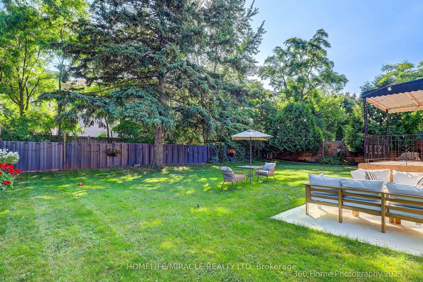 568 Weir Avenue • Oakville, ON photo 20