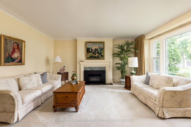 37 Hilldowntree Road