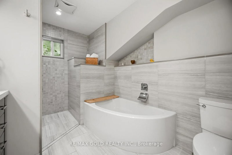 2395 Stillmeadow Mississauga,ON L5B 2A8 — Photo 36