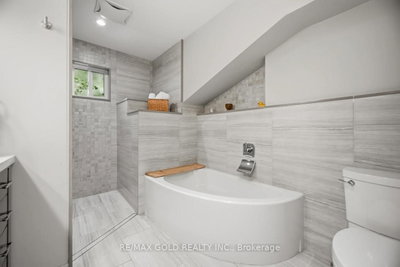 2395 Stillmeadow Mississauga,ON L5B 2A8 — Photo 36