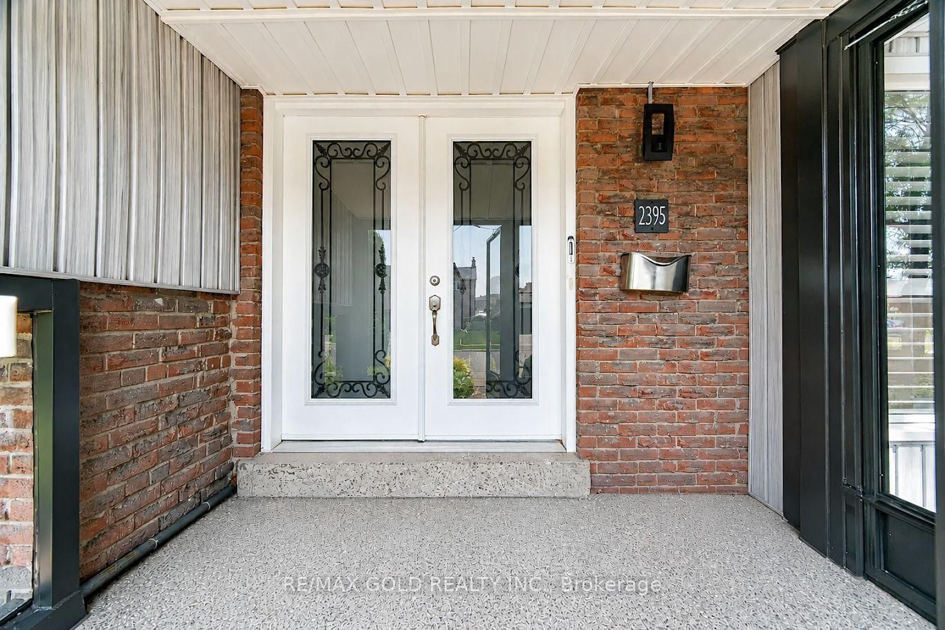 2395 Stillmeadow Mississauga,ON L5B 2A8 — Photo 4