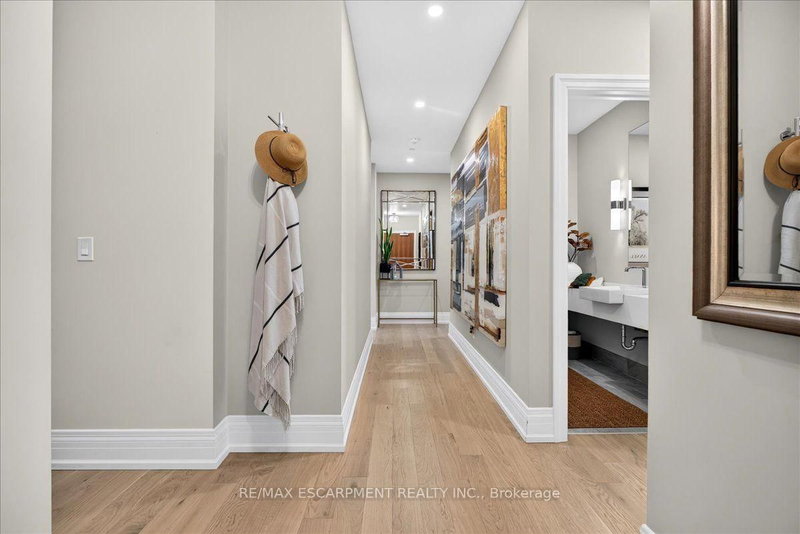203 - 1441 Elgin Street