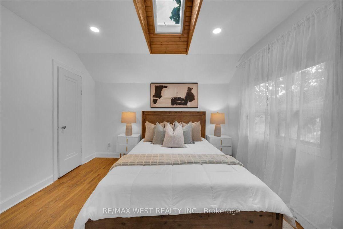 73 Seventeenth Street • Toronto, ON photo 12
