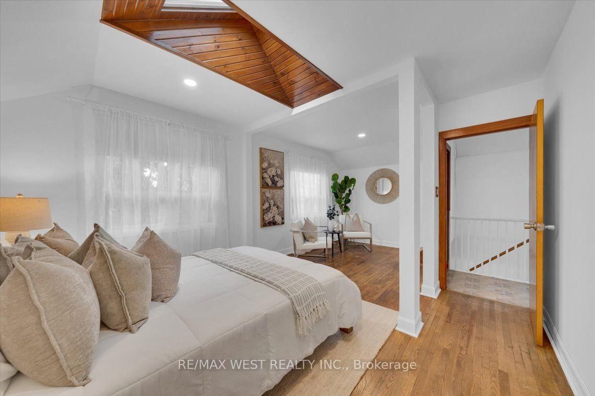 73 Seventeenth Street • Toronto, ON photo 13