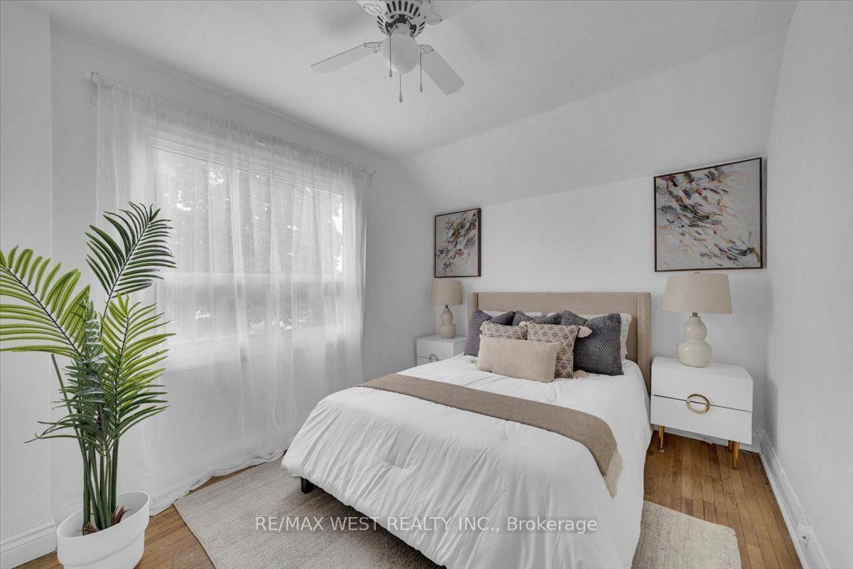 73 Seventeenth Street • Toronto, ON photo 15