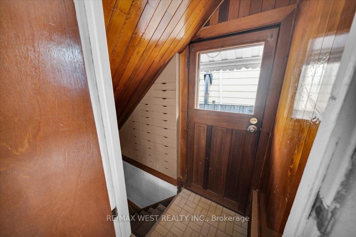73 Seventeenth Street • Toronto, ON photo 19