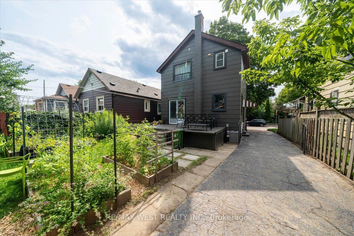 73 Seventeenth Street • Toronto, ON photo 27
