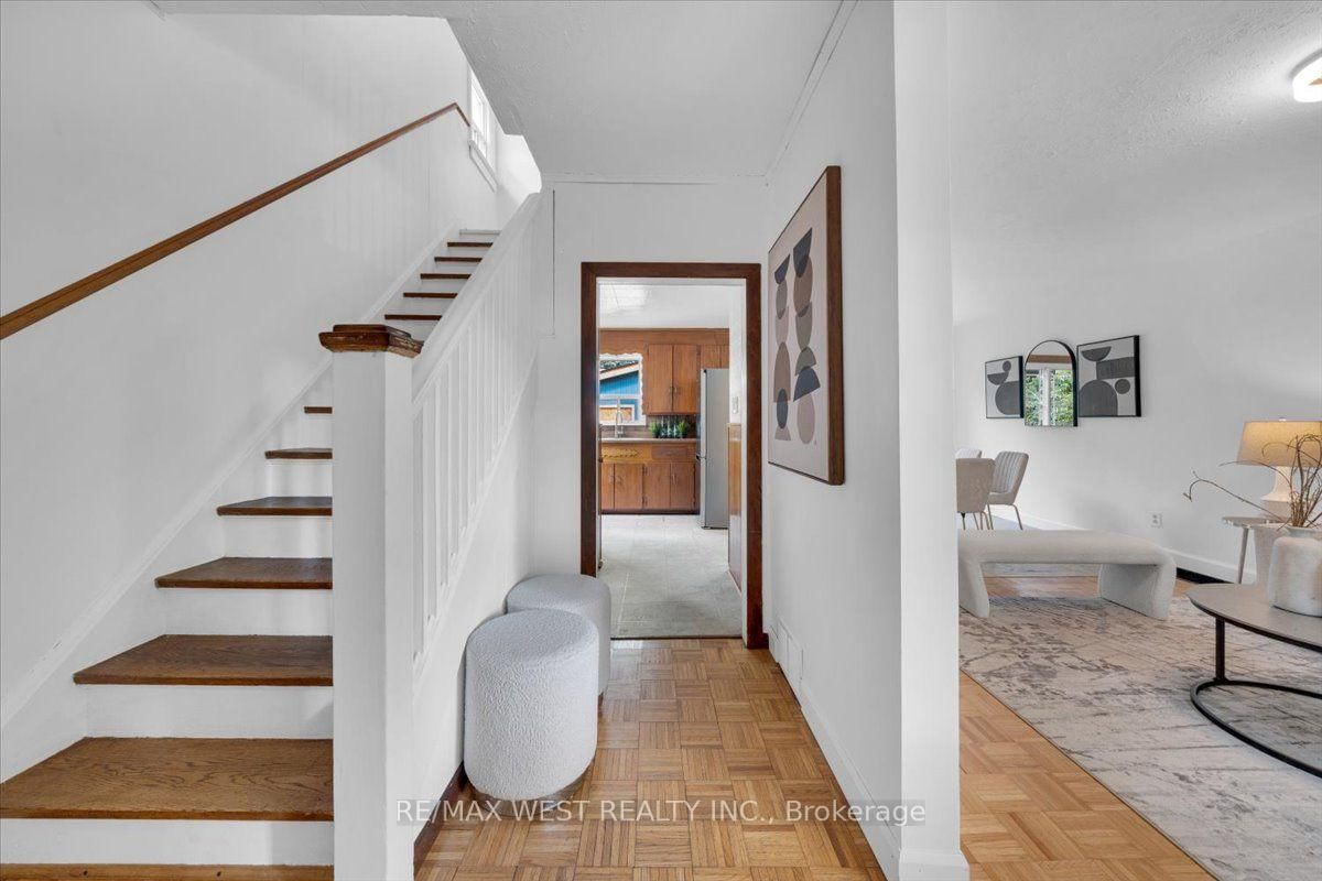 73 Seventeenth Street • Toronto, ON photo 3