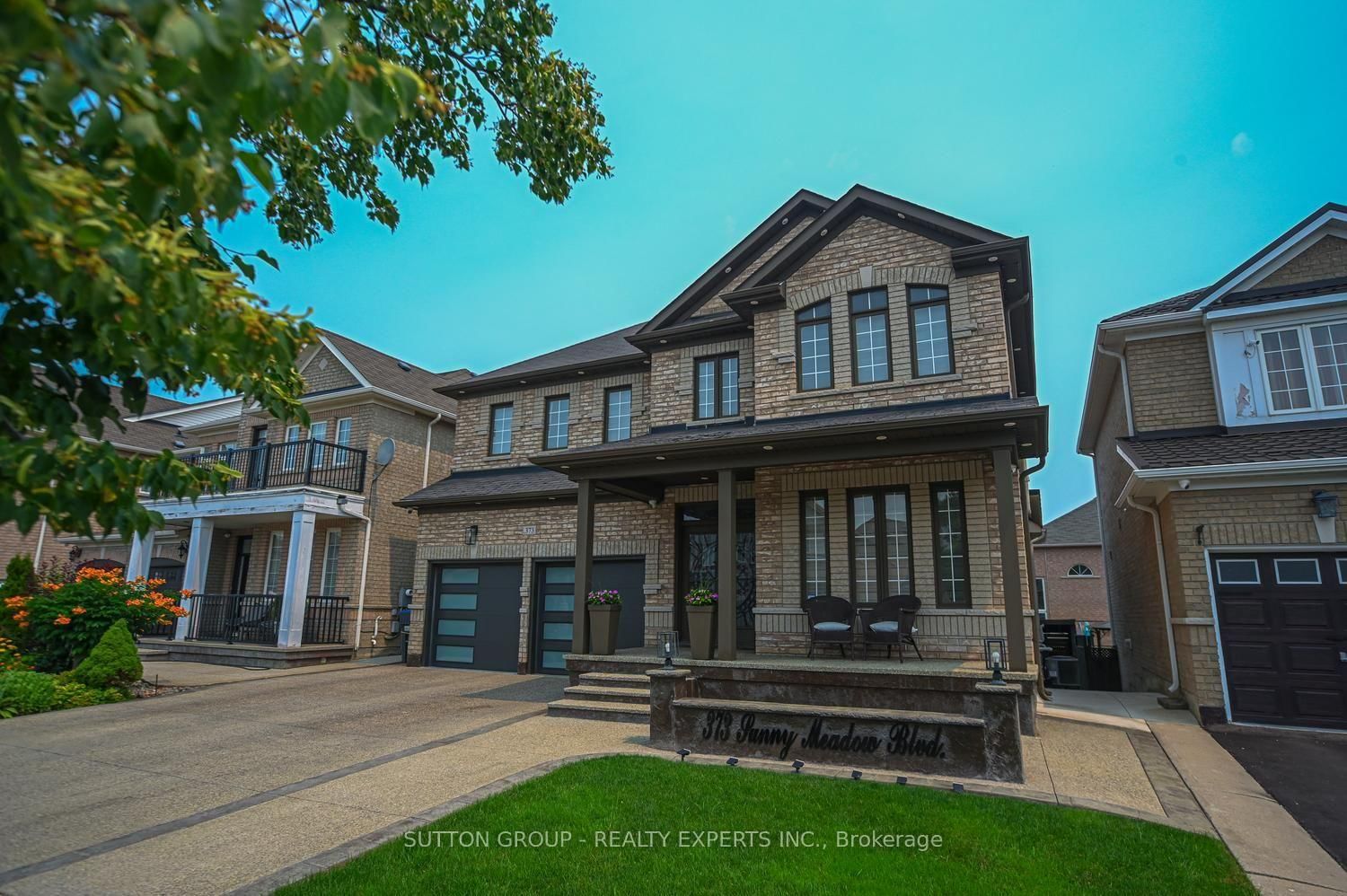 373 Sunny Meadow Boulevard • Brampton, ON photo 2