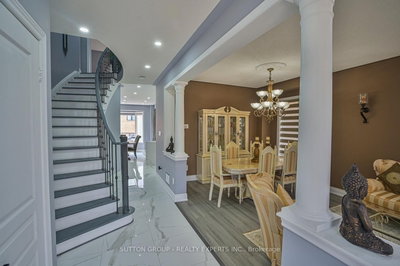 373 Sunny Meadow Boulevard • Brampton, ON photo 4