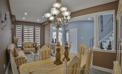 373 Sunny Meadow Boulevard • Brampton, ON photo 7
