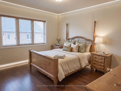 53 Hogan Manor Drive • Brampton, ON photo 5