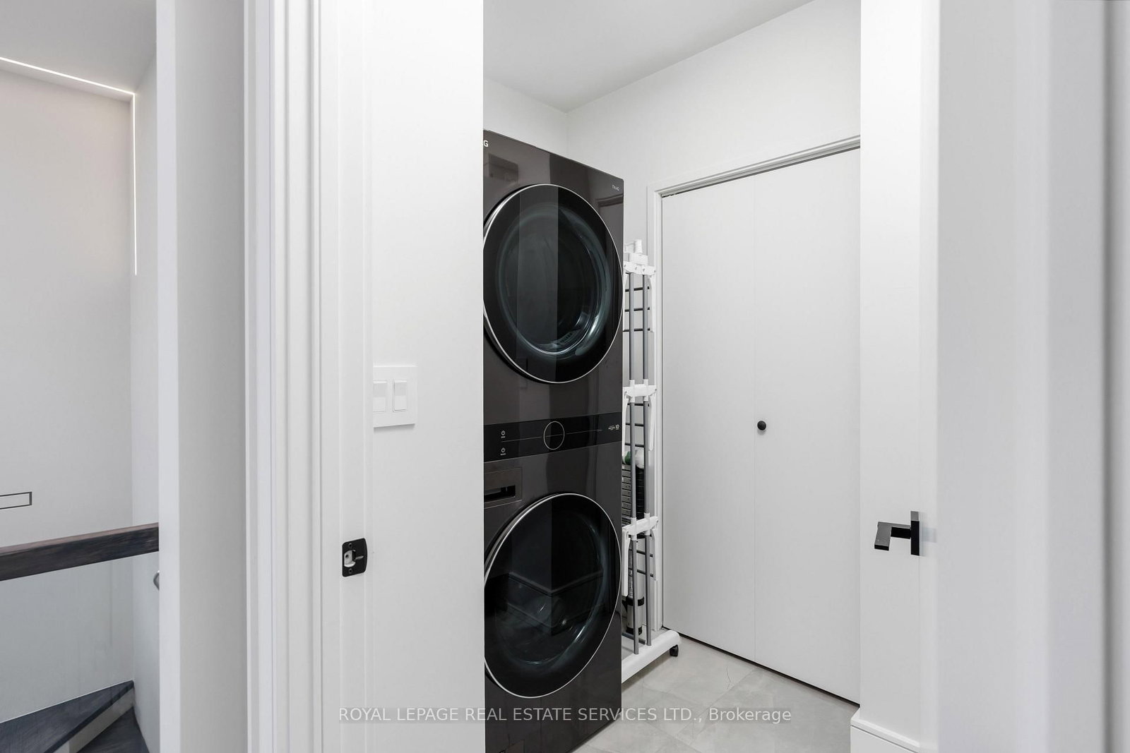 564 Stonecliffe Road • Oakville, ON photo 24