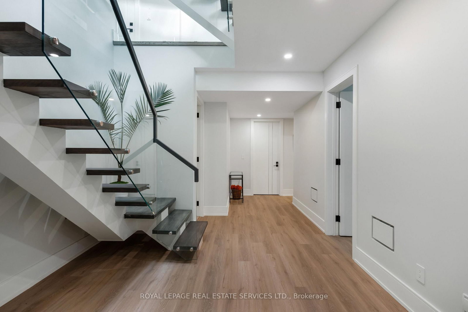 564 Stonecliffe Road • Oakville, ON photo 28