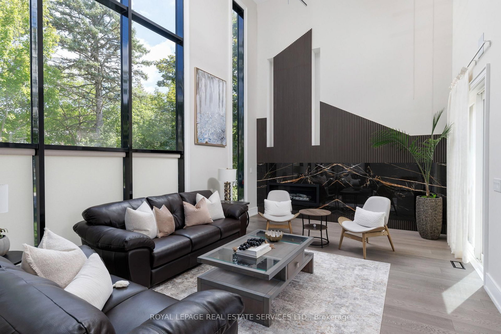 564 Stonecliffe Road • Oakville, ON photo 4