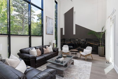 564 Stonecliffe Road • Oakville, ON photo 4