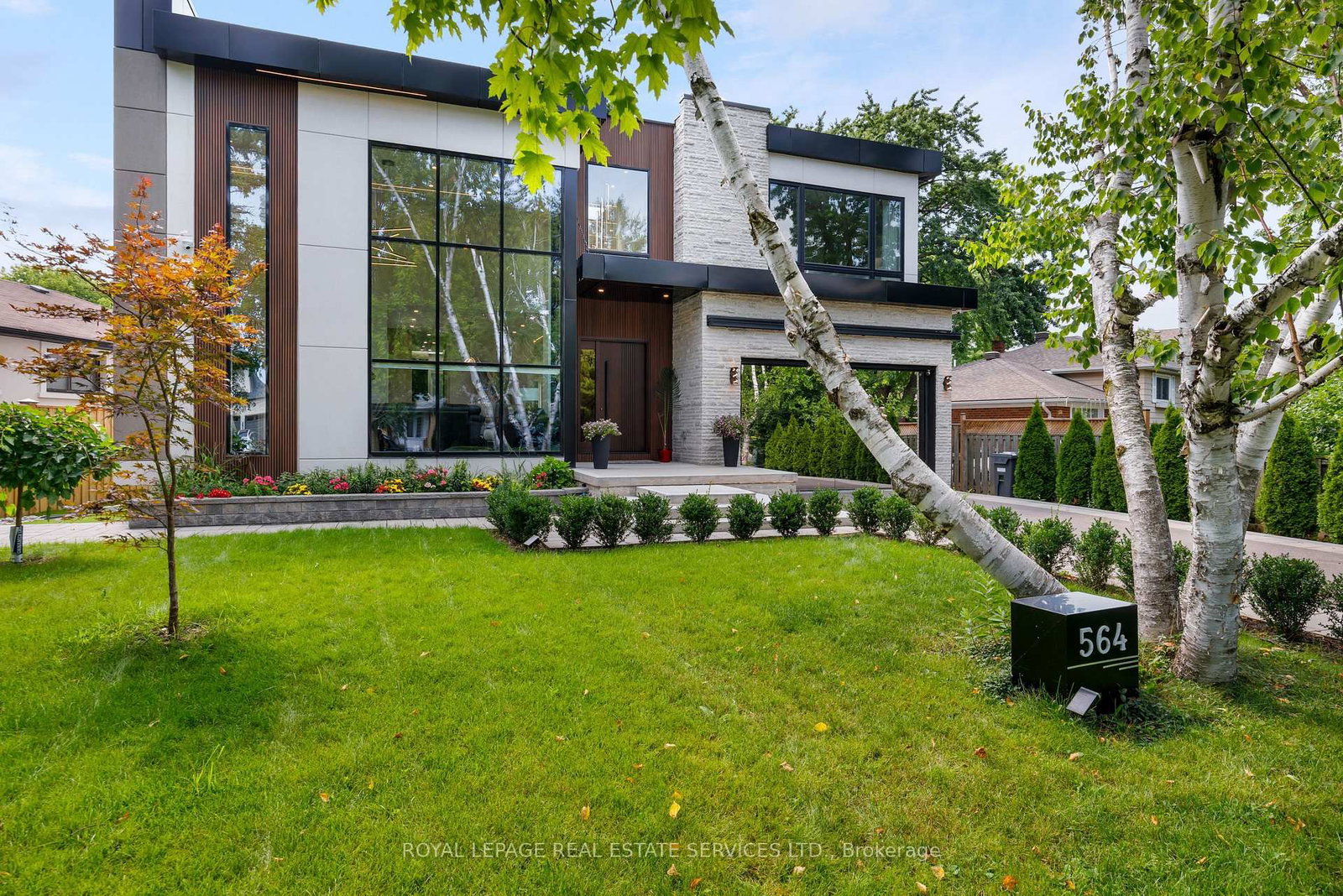 564 Stonecliffe Road • Oakville, ON photo 43