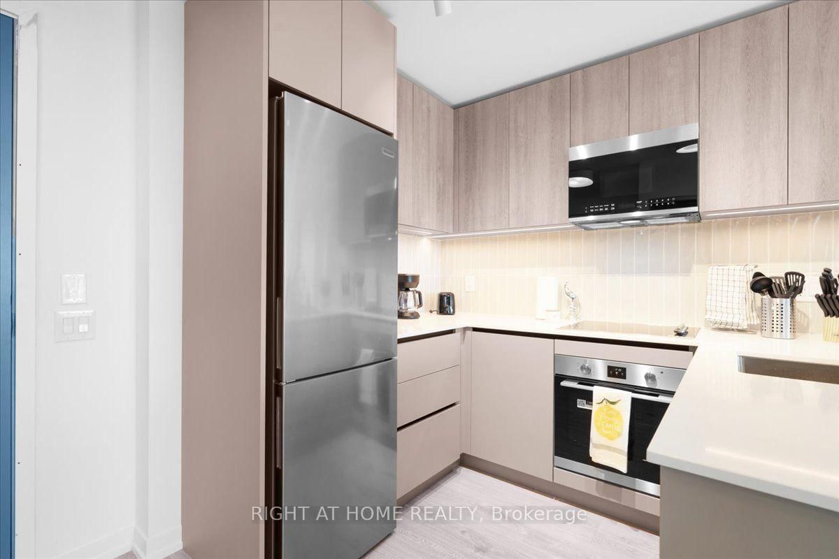 1401-2485 Eglinton Ave, Mississauga, view 15