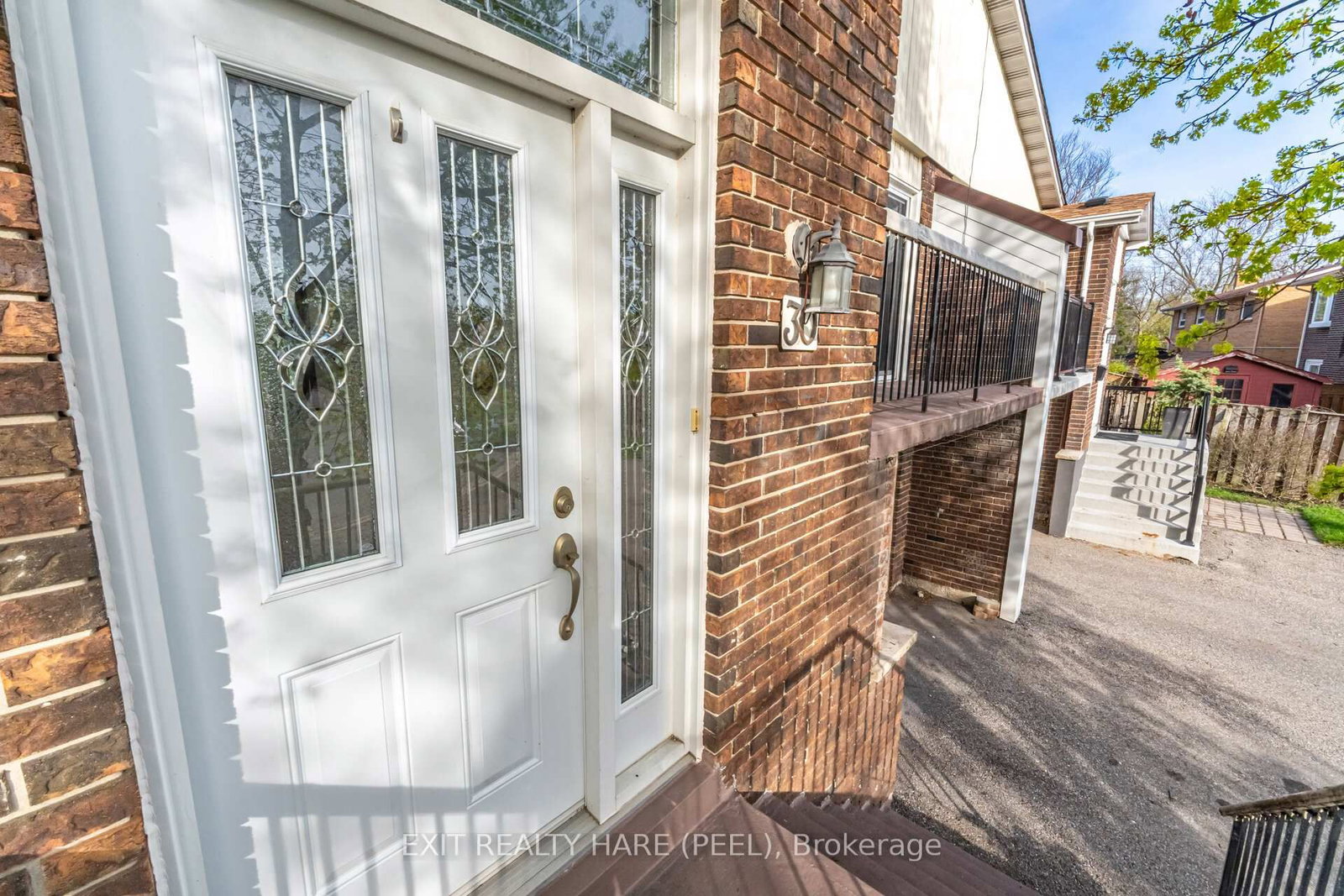 30 Thorsby Court • Brampton, ON photo 4