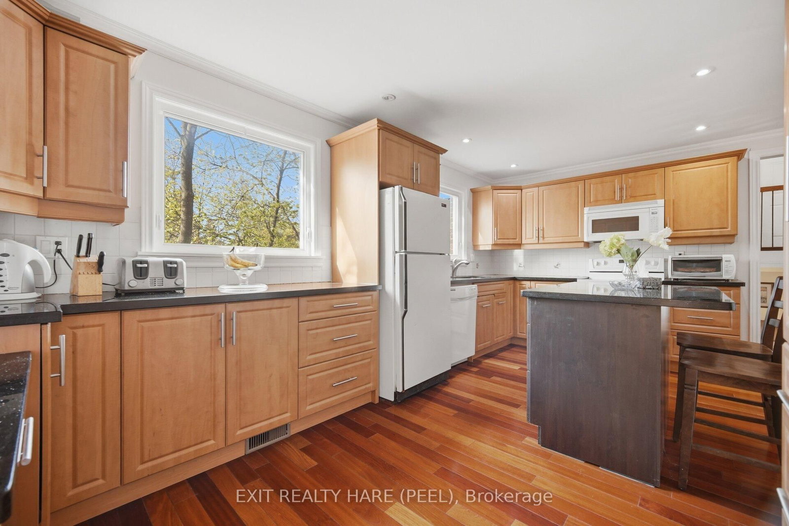 30 Thorsby Court • Brampton, ON photo 6