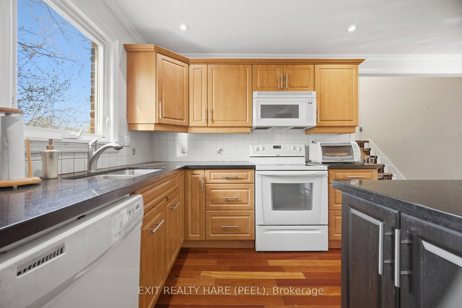 30 Thorsby Court • Brampton, ON photo 9
