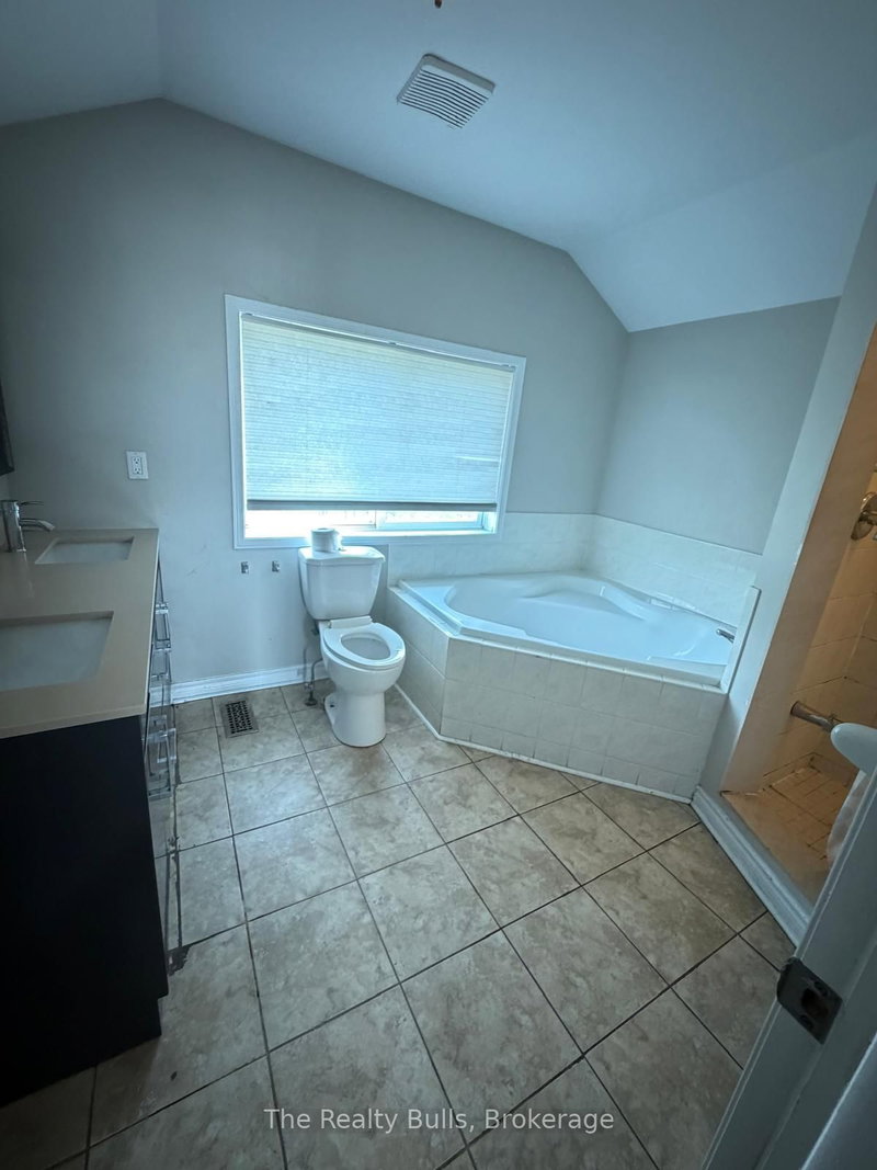 76 Spadina Brampton,ON L6X 4X6 — Photo 10