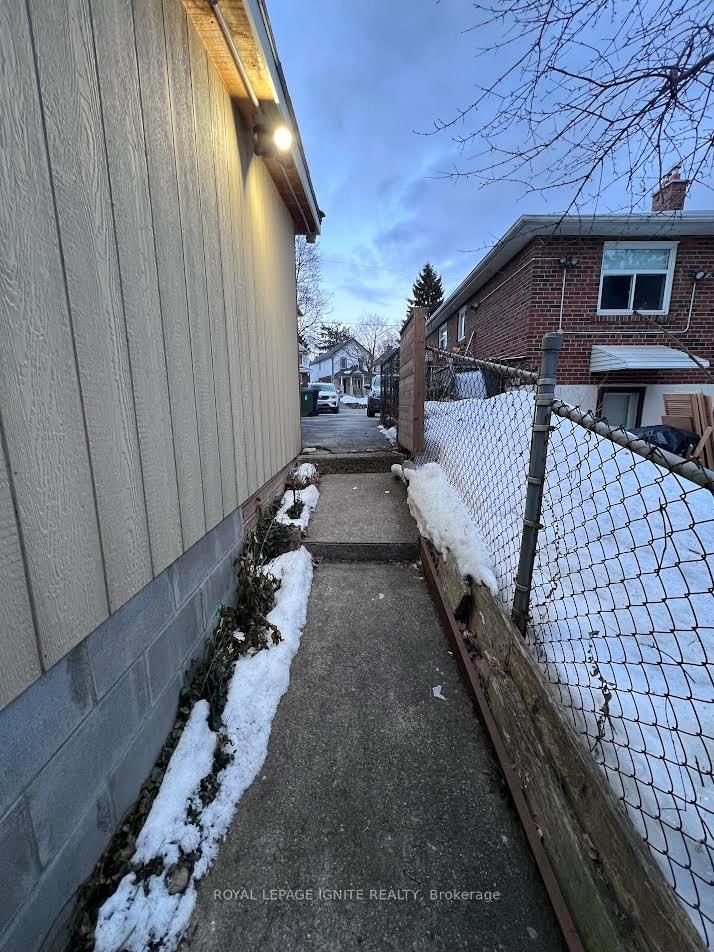 BSMNT - 208 Rosemount Avenue