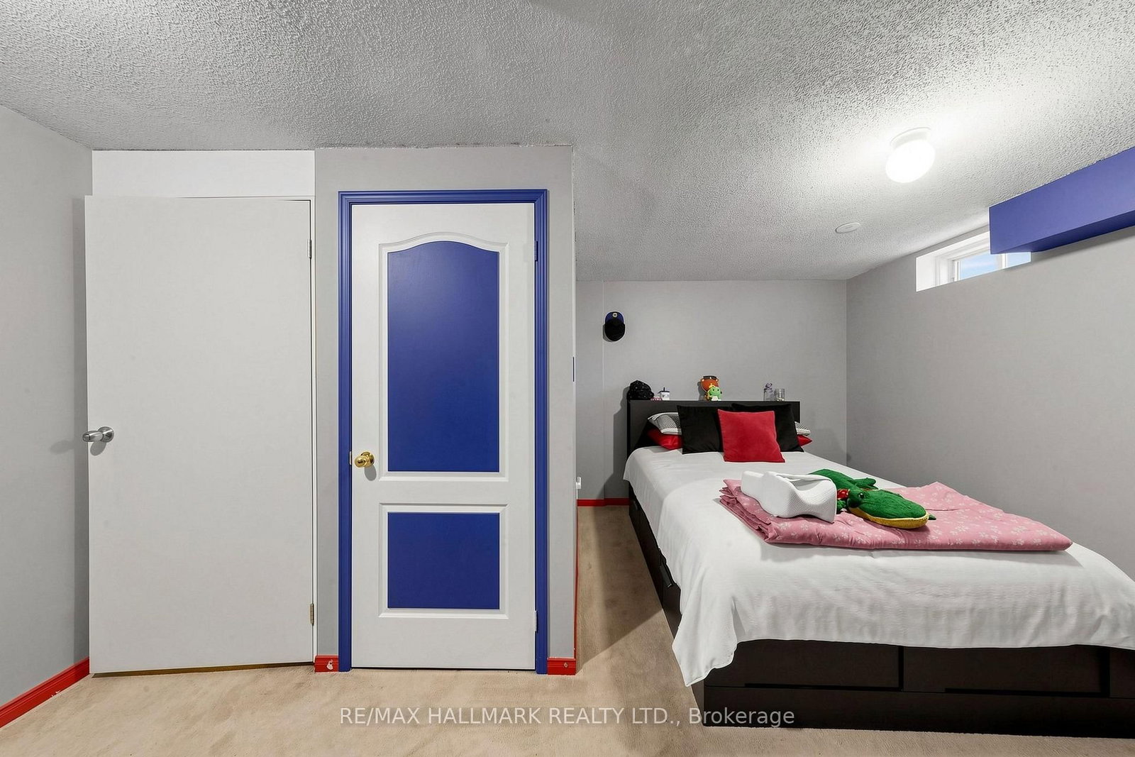 14 Elphick Lane • Toronto, ON photo 12