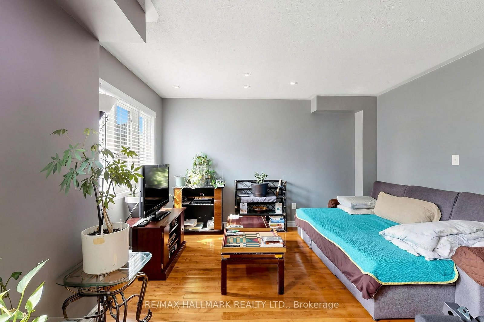14 Elphick Lane • Toronto, ON photo 5