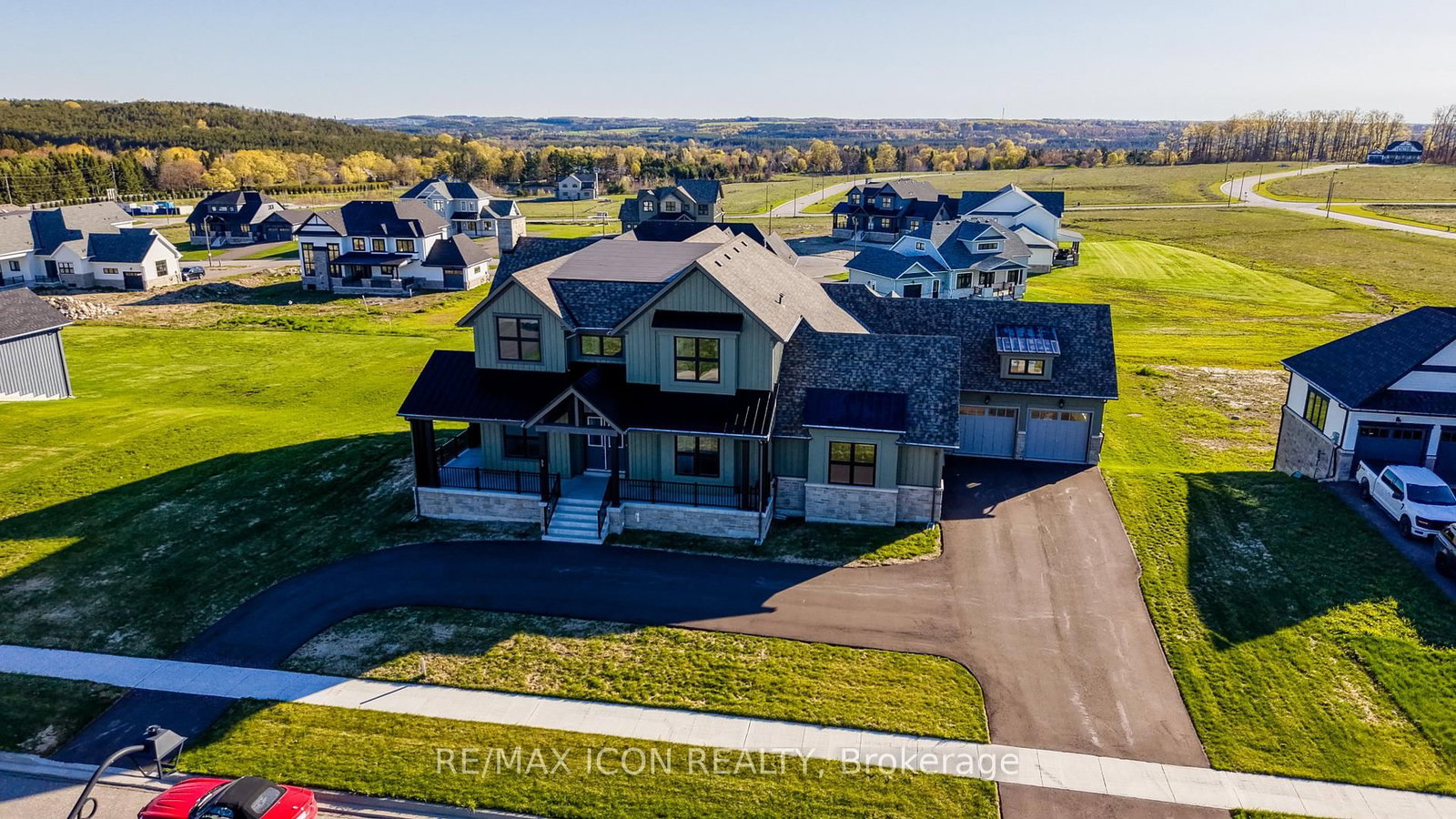 55 William Crisp Drive E • Caledon, ON photo 2