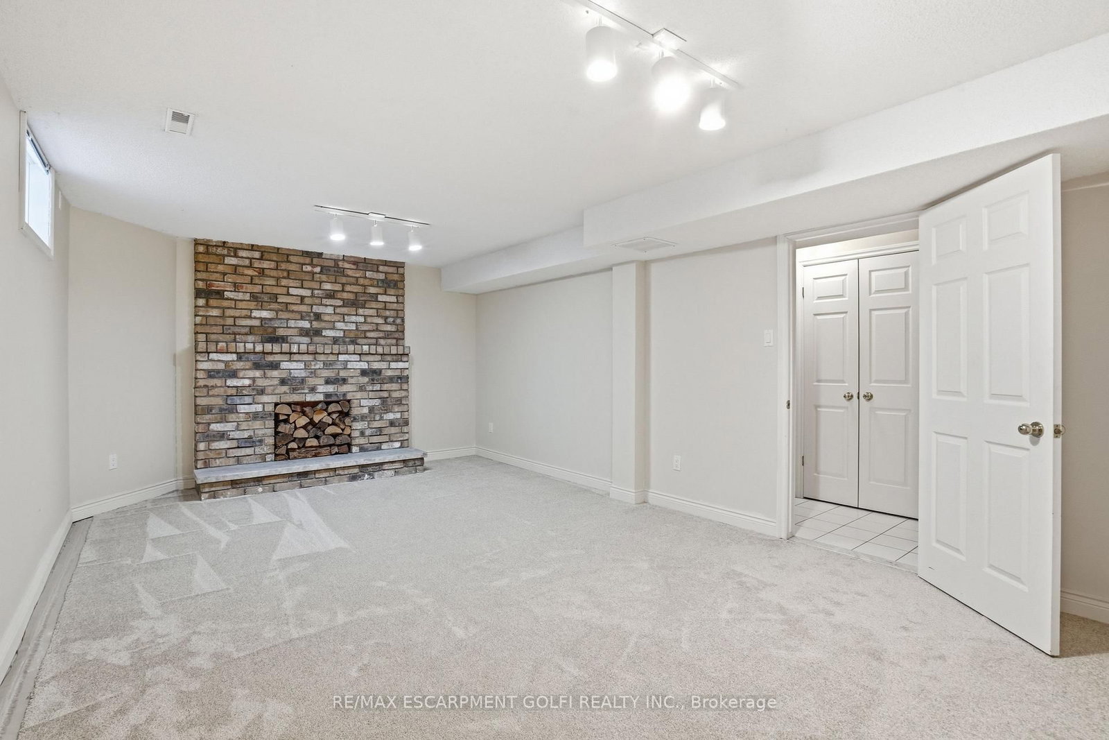 1121 Forestvale Drive • Burlington, ON photo 35