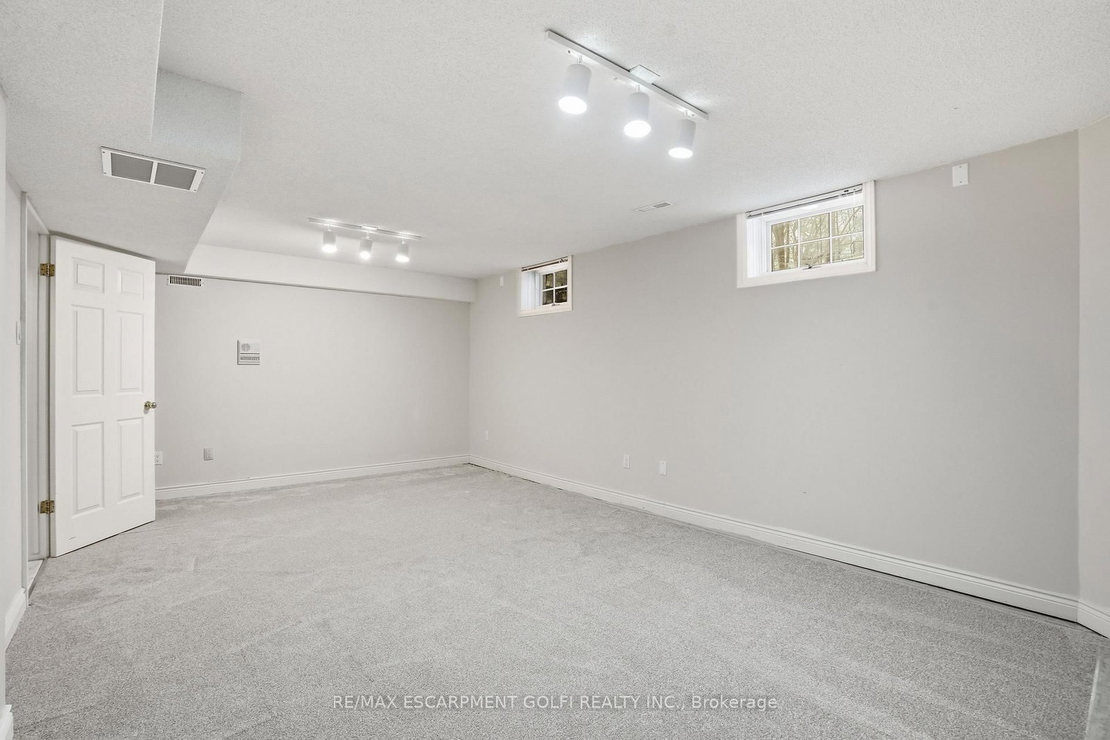 1121 Forestvale Drive • Burlington, ON photo 36