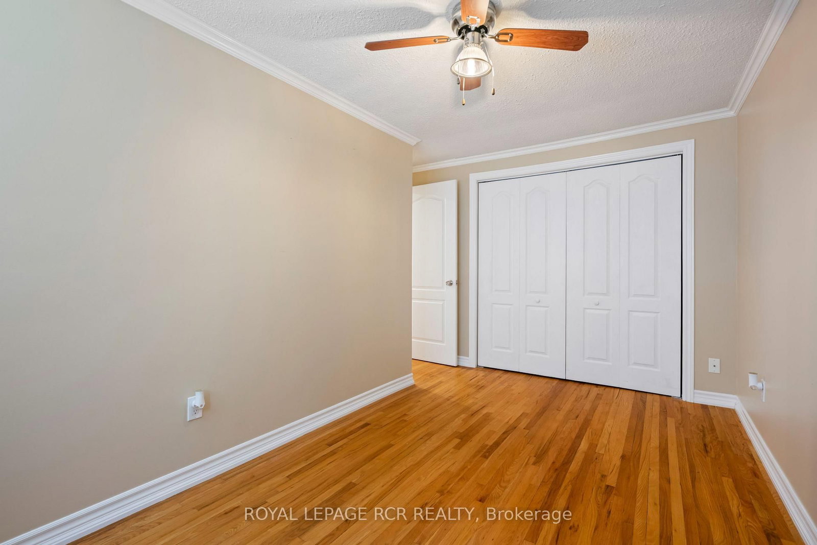 19 Oxford Street • Orangeville, ON photo 16