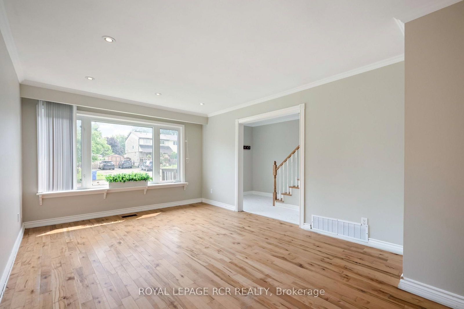 19 Oxford Street • Orangeville, ON photo 4