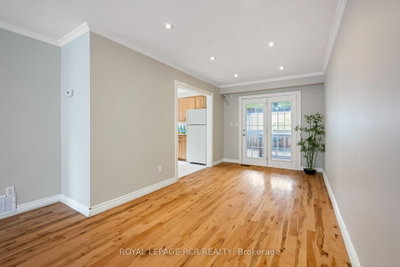 19 Oxford Street • Orangeville, ON photo 6