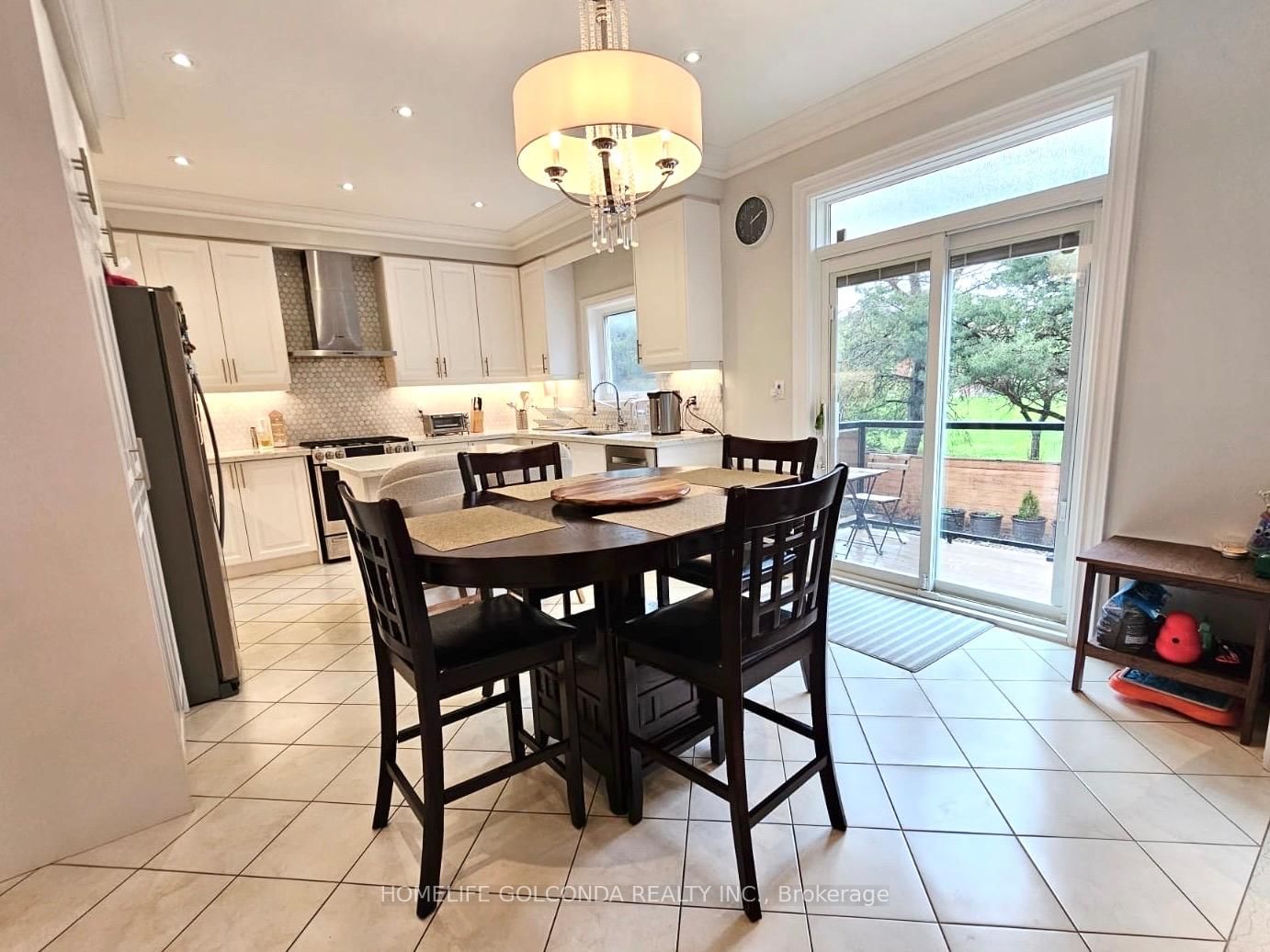 3252 Larry Crescent • Oakville, ON photo 10